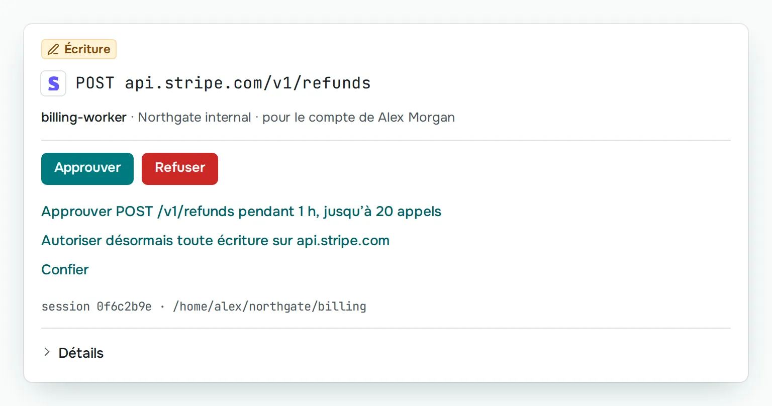 Un remboursement Stripe en attente d’une personne : billing-worker demande un POST vers api.stripe.com/v1/refunds, avec les boutons Approuver et Refuser.